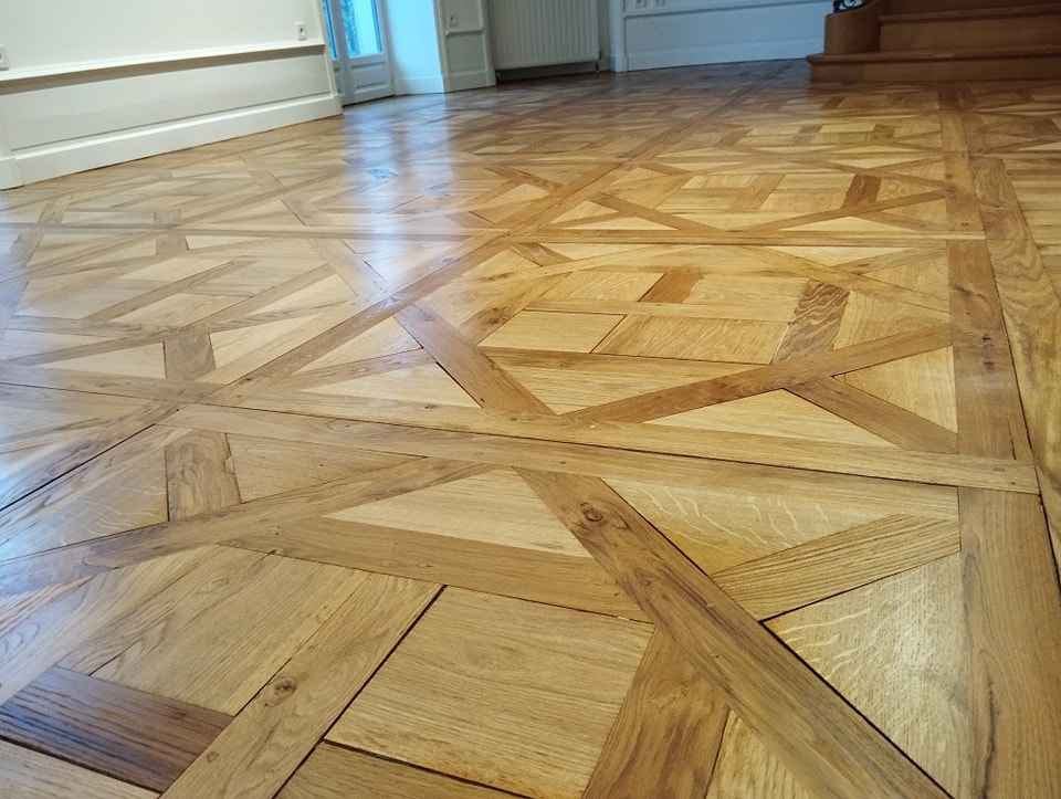 Ponçage de parquet